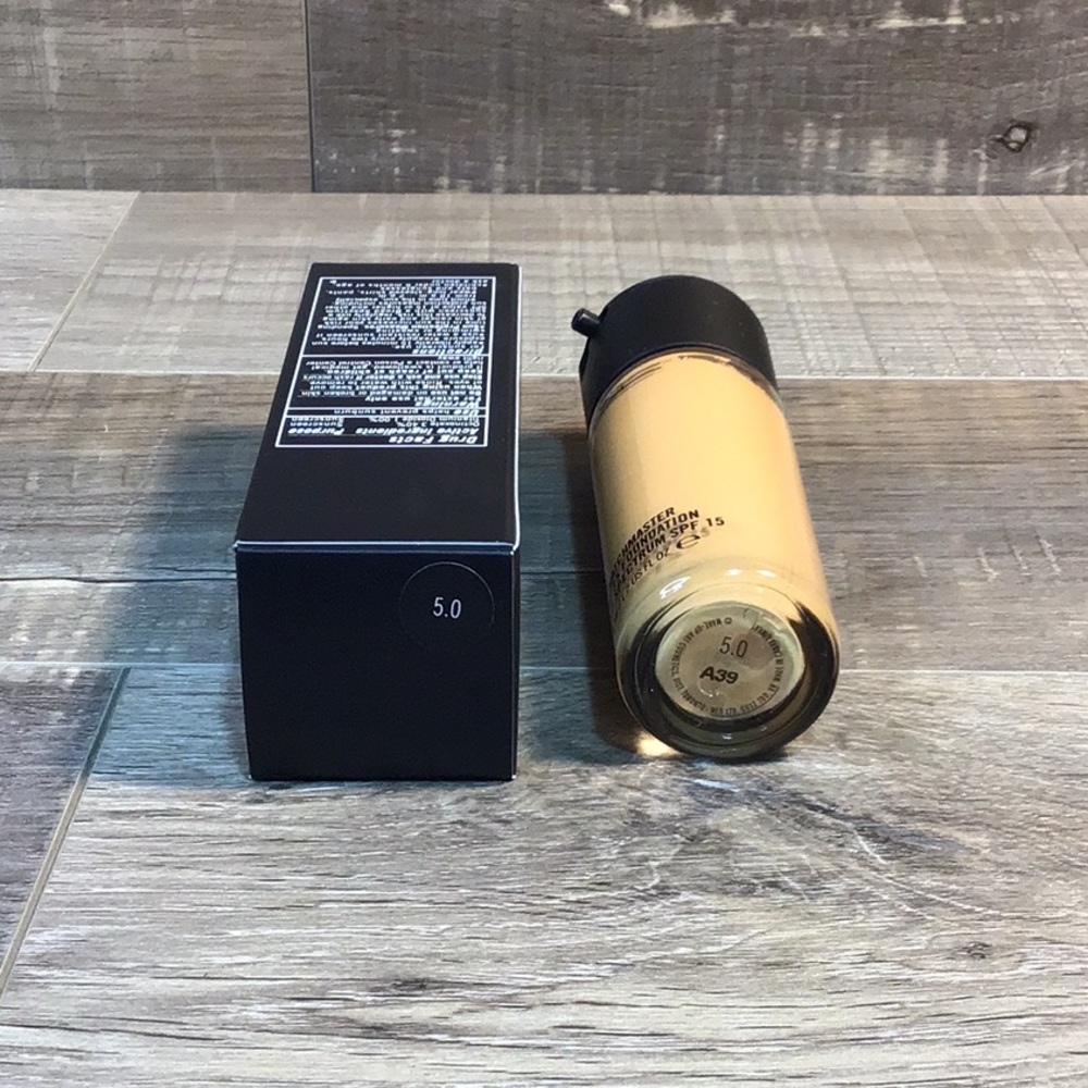 MAC - Matchmaster SPF 15 Foundation - Picture 8 of 10